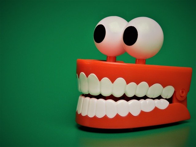 hračka zuby